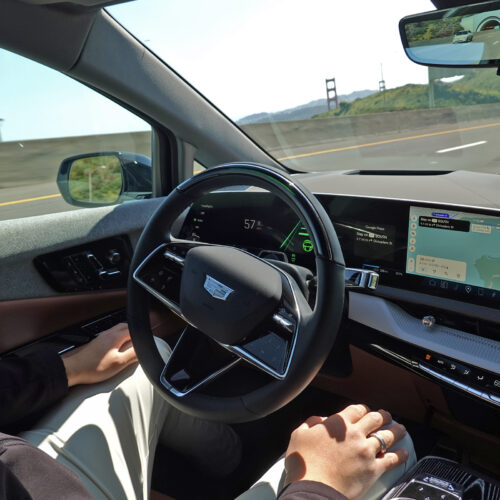 a-billion-miles-in-less-than-a-decade:-gm’s-super-cruise-reaches-a-milestone