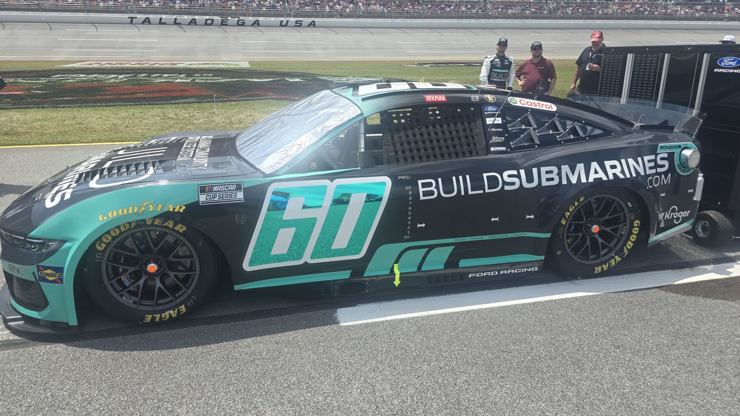 buildsubmarines.com-and-rfk-racing-bring-hands-on-stem-learning-to-the-talladega-fan-zone