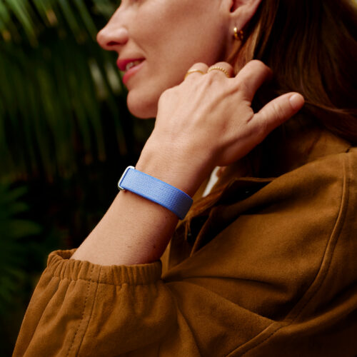 google-unveils-screenless-fitbit-air-and-google-health-app-to-replace-fitbit