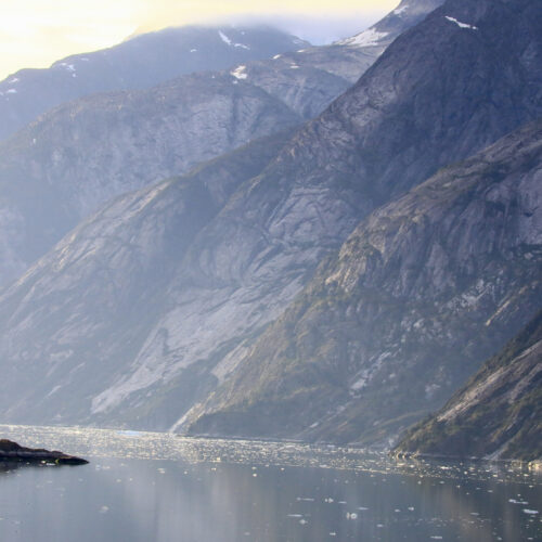 huge-landslide-created-a-500-meter-high-tsunami-in-a-major-tourist-area
