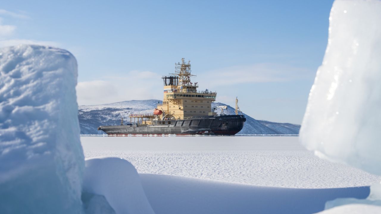 europe-wants-to-dodge-troublesome-regions-by-building-undersea-cables-beneath-the-arctic
