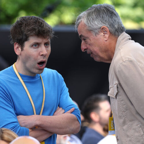 openai-feels-“burned”-by-apple’s-crappy-chatgpt-integration,-insiders-say