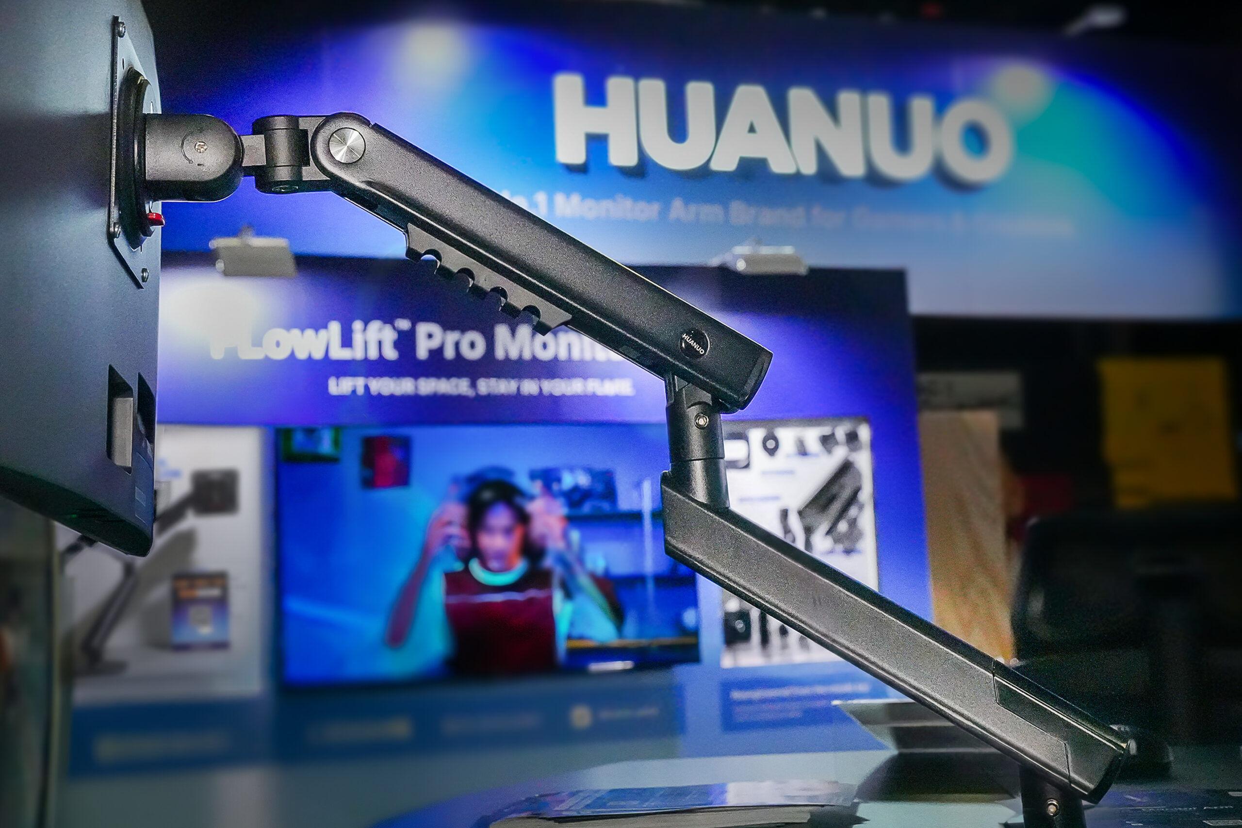 huanuo-debuts-flowlift-pro-monitor-arms-at-dreamhack-atlanta-2026-to-redefine-ergonomic-gaming-setups