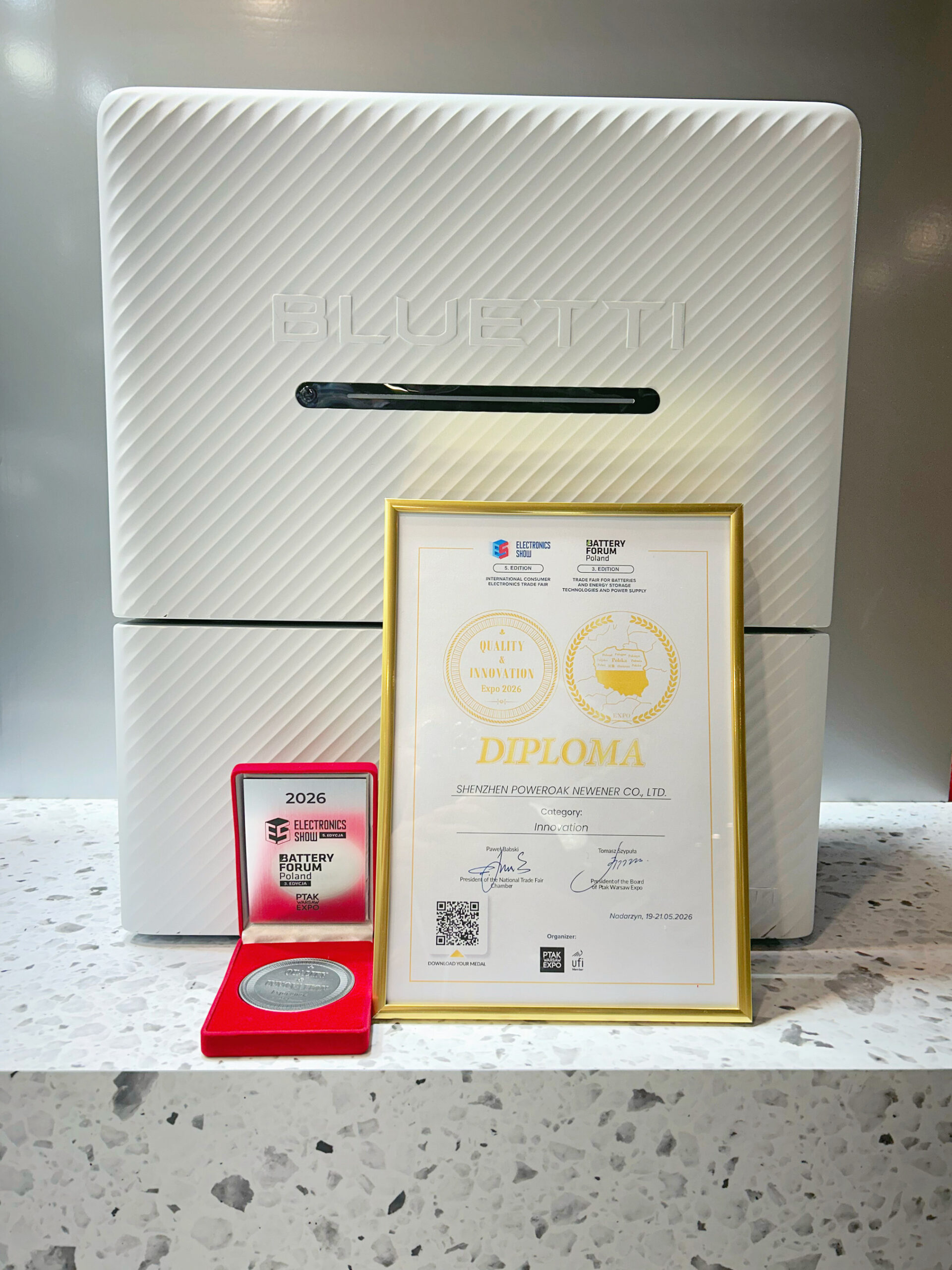 bluetti-remporte-un-prix-de-l’innovation-au-salon-de-l’electronique-de-pologne-2026-pour-sa-solution-solaire-intelligente-integree-pour-balcon