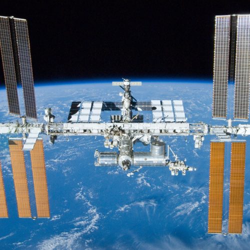 uh-oh,-the-international-space-station-is-leaking-again