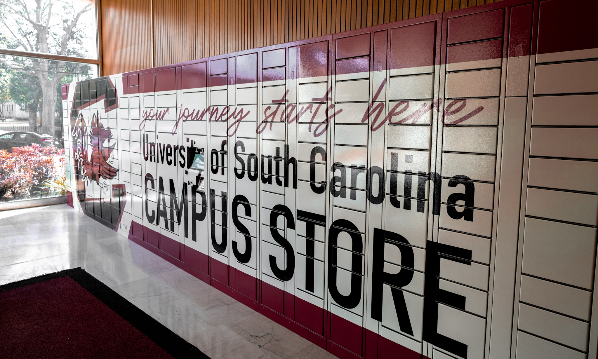 making-the-grade-on-convenience:-usc-campus-store-adds-pickup-with-quadient-smart-parcel-lockers