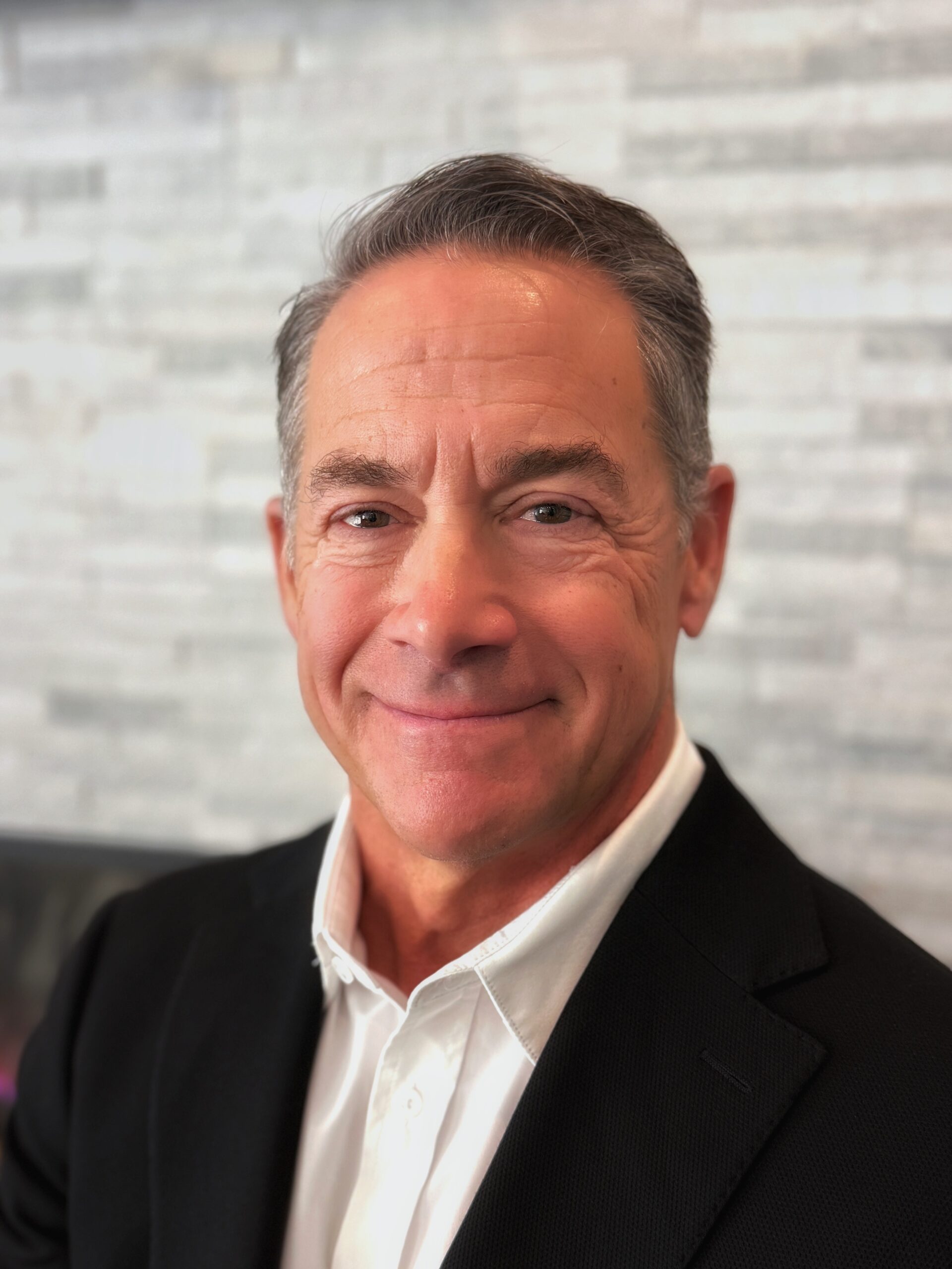 powerbridge-appoints-scott-hanna-to-drive-revenue-strategy-for-gigawatt‑scale-powered-ai-data-center-campuses