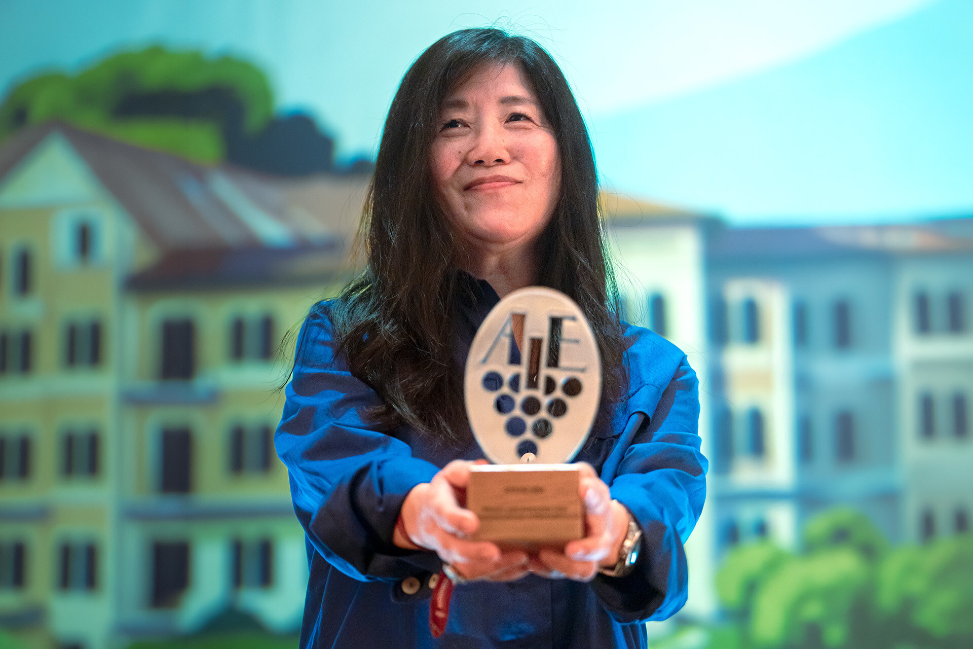 stevie-kim-receives-the-assoenologi-international-communication-award-2026