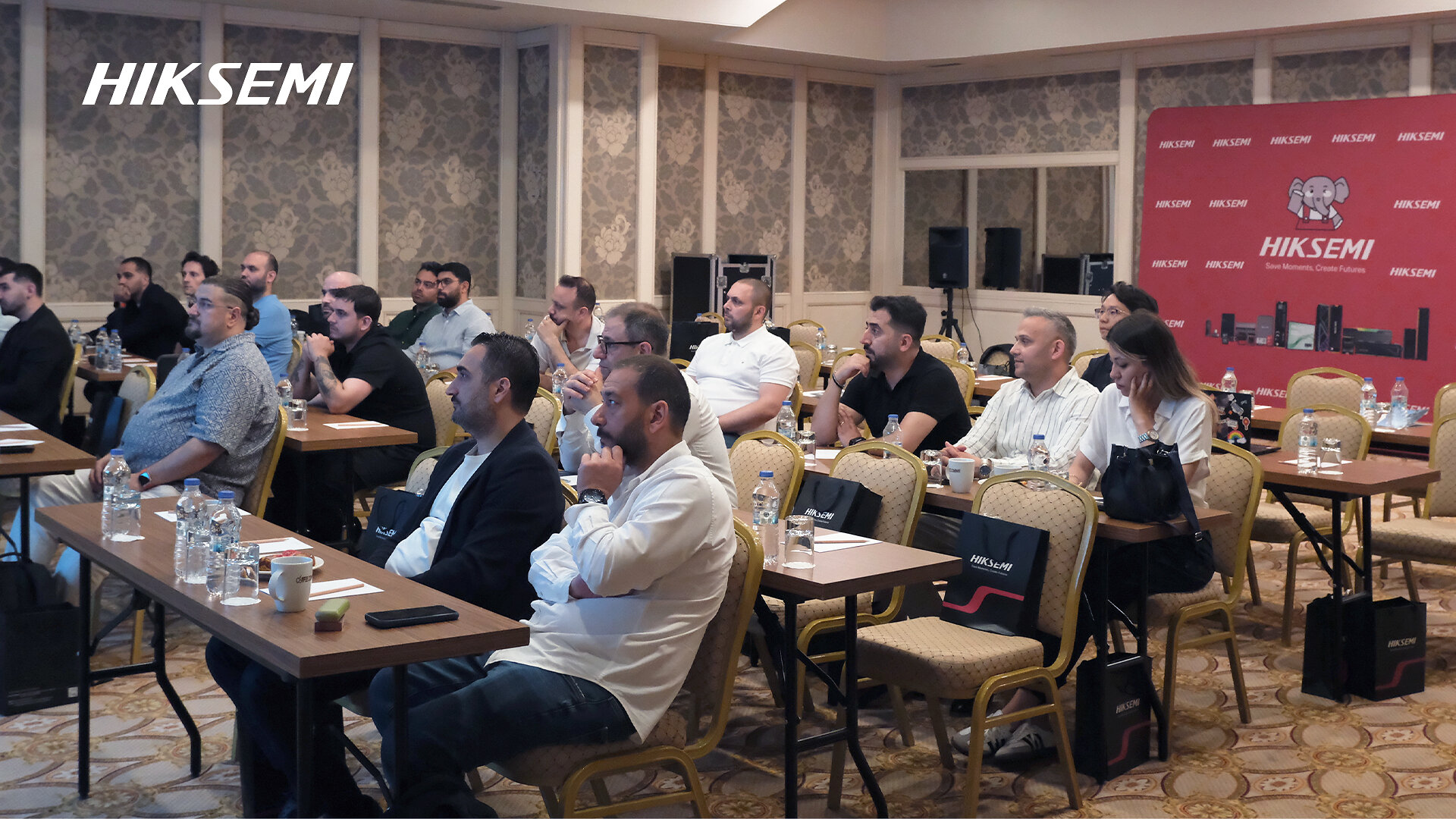 hiksemi-storage-solutions-tech-summit-successfully-concludes-in-turkey