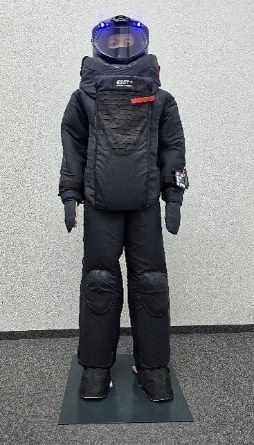arclin-y-bsst-impulsan-la-proteccion-con-el-nuevo-traje-eod-con-kevlar-exo