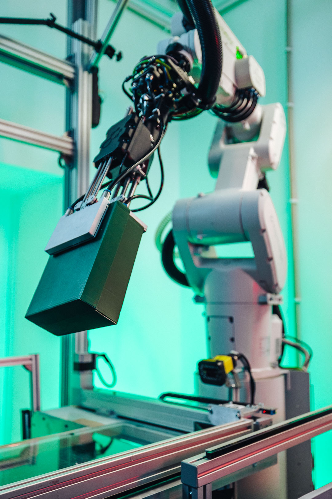 nomagic’s-shoebox-picker-wins piece-picking-robotics-innovation-of-the-year
