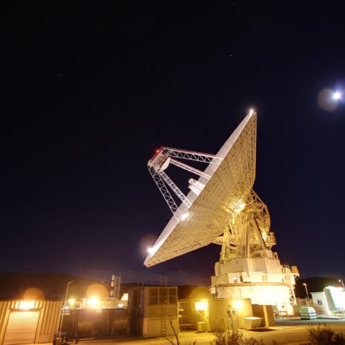 after-nearly-breaking,-nasa’s-deep-space-network-“worked-well”-on-artemis-ii