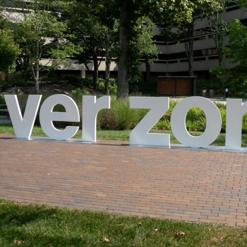 verizon-sent-man-a-refurbished-phone-with-mdm,-then-deleted-his-data-remotely