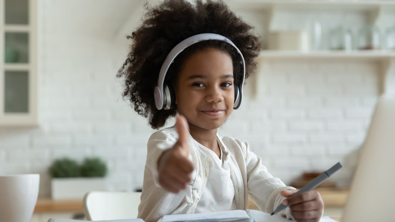experts-warns-ai-toy-apps-for-kids-are-tracking-users-and-collecting-personal-data