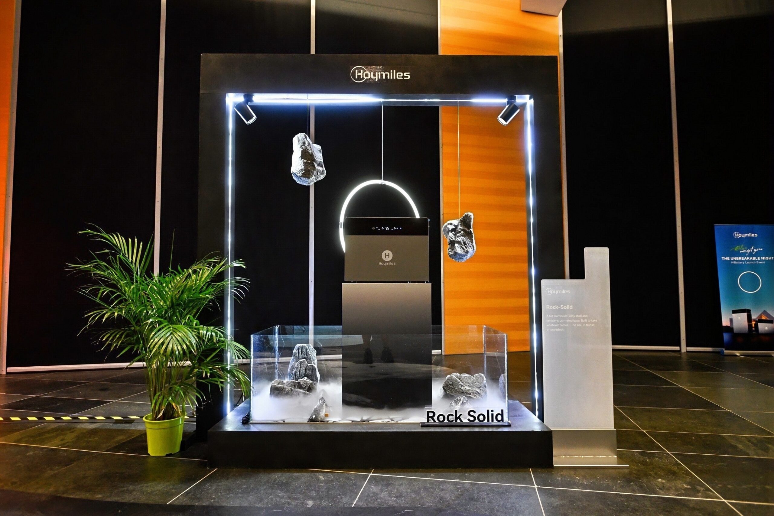 hoymiles-unveils-hibattery-4020-series-at-“the-unbreakable-night”-event-in-munich