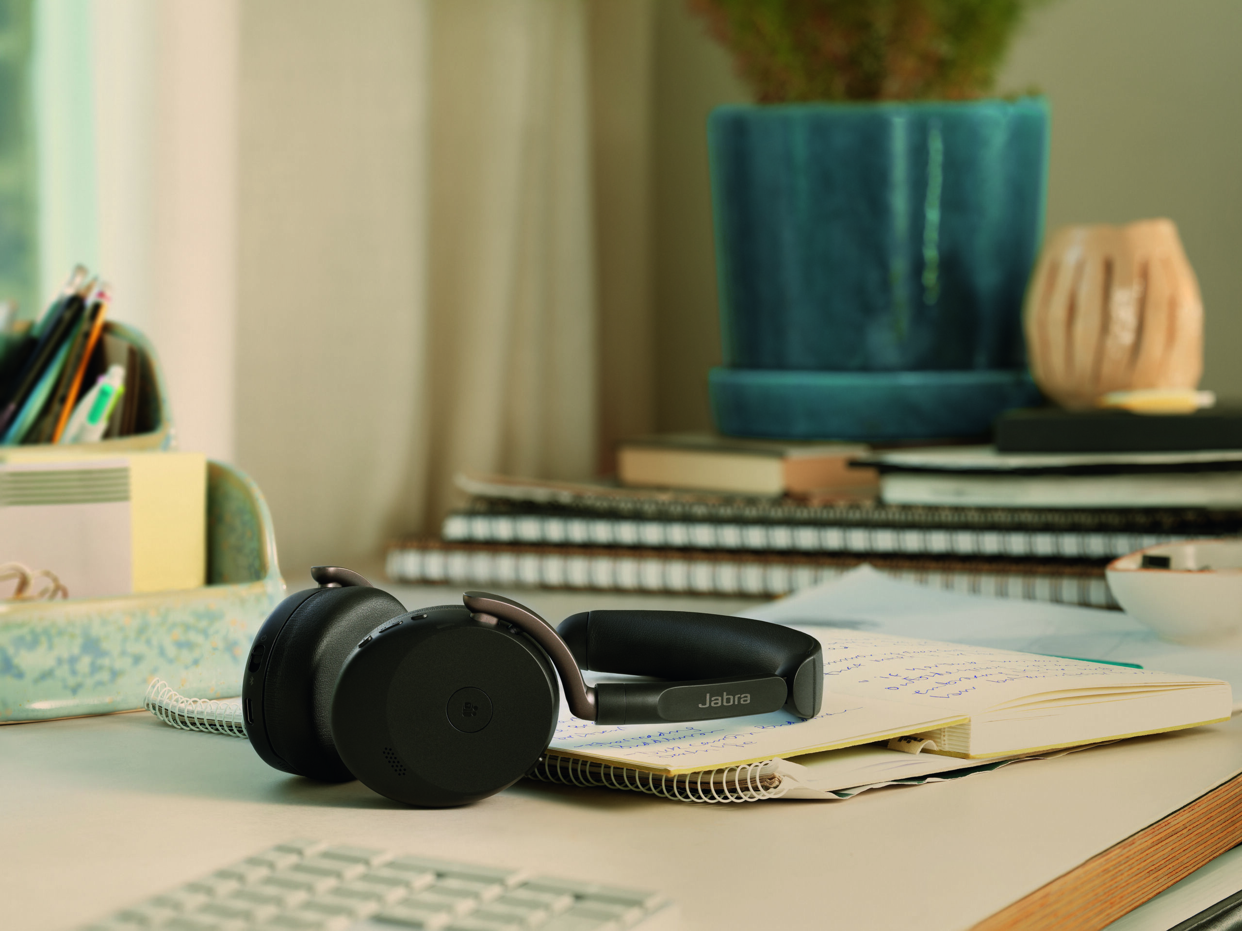 jabra-expands-evolve3-range-with-three-new-headsets-for-every-workstyle