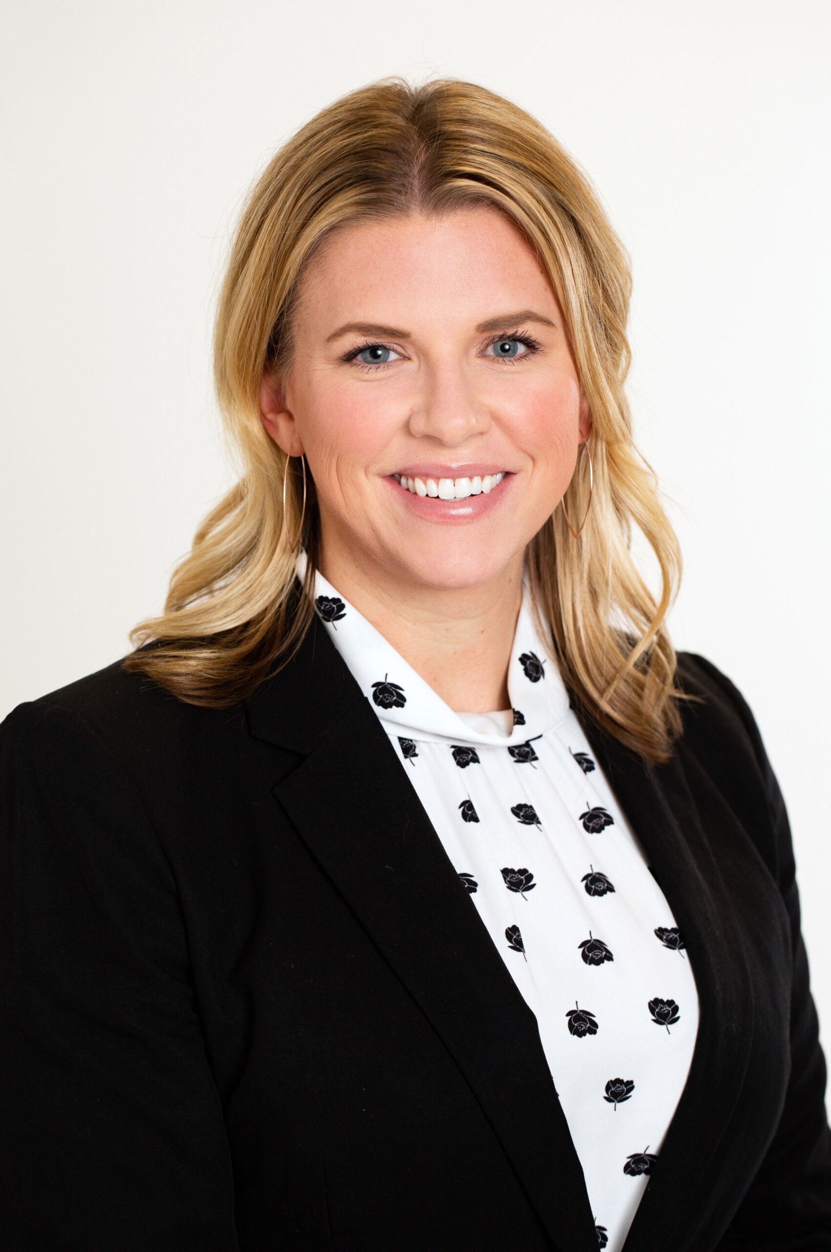 veterans-united-coo-kelley-frink-earns-housingwire-women-of-influence-award