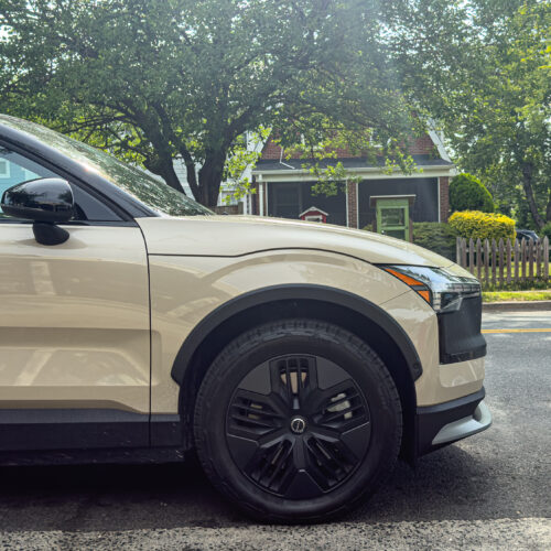 a-good-little-ev-you-won’t-be-able-to-buy-soon:-the-volvo-ex30-cross-country