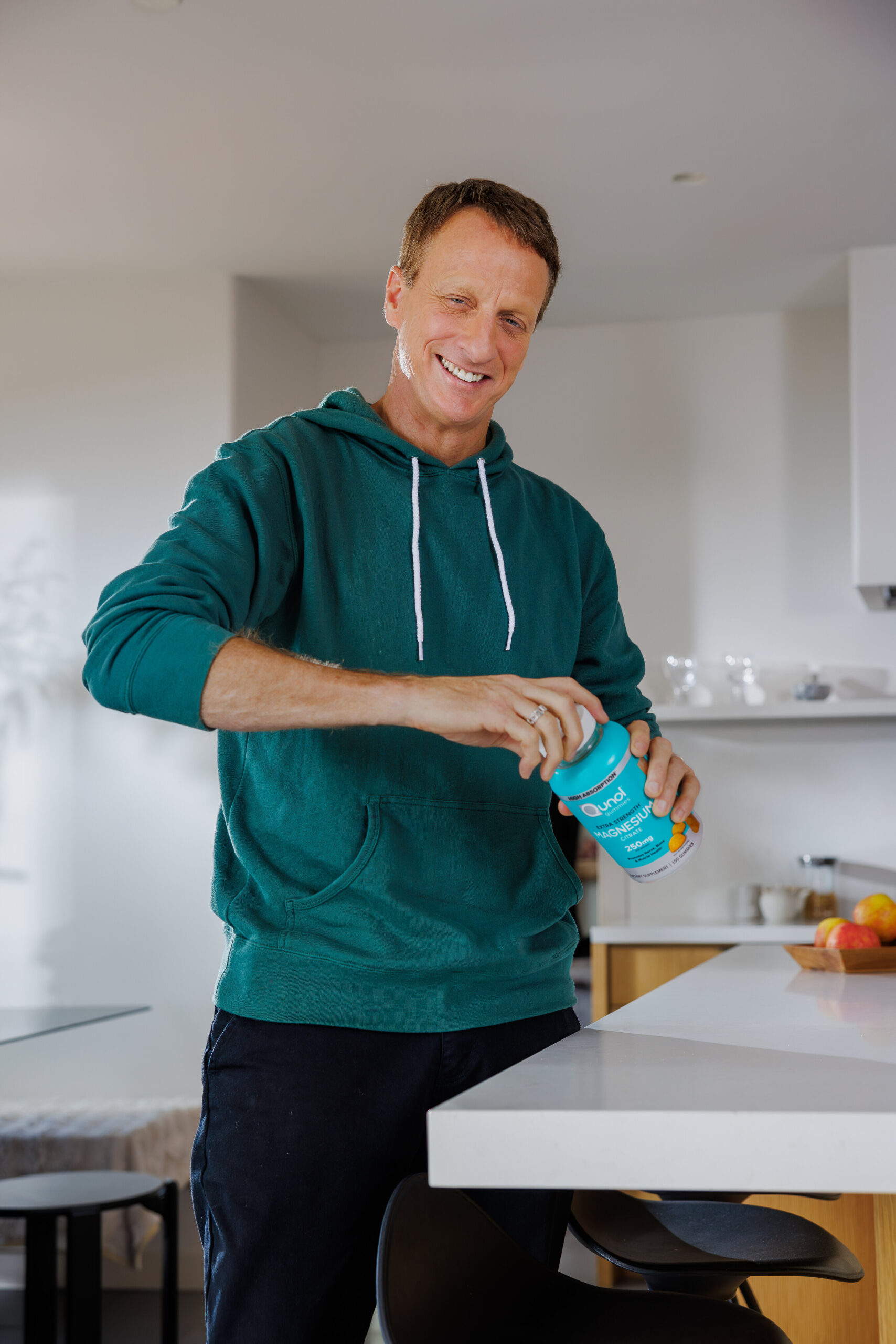 qunol-and-tony-hawk-celebrate-the-power-of-everyday-movement-with-launch-of-“move-like-a-champion”-contest