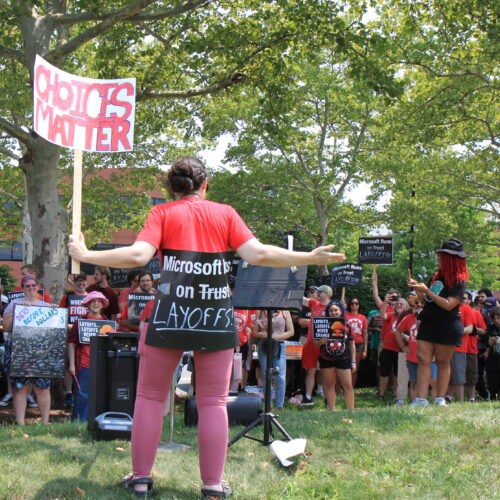 hundreds-rally-at-bethesda-hq-to-protest-xbox-layoffs,-and-ars-was-there