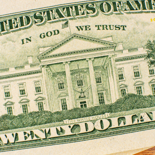 trump-teleprompter-aide-made-$100,000-betting-on-what-trump-would-say,-reports-say