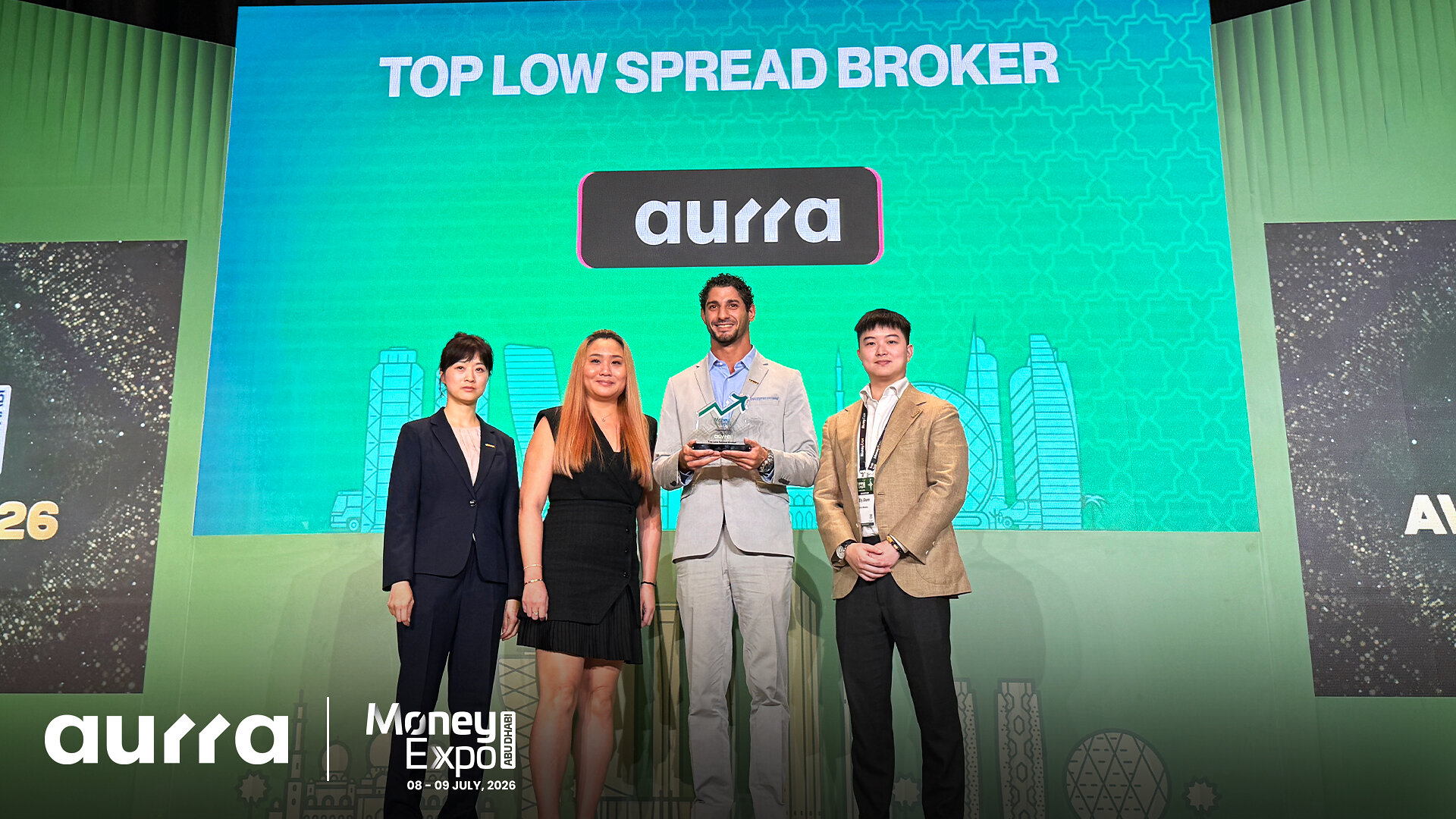 aurra-markets-auf-der-money-expo-abu-dhabi-als-„top-low-spread-forex-broker-2026″-ausgezeichnet