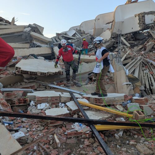 robot-snakes-searched-for-venezuela-earthquake-survivors-in-collapsed-buildings