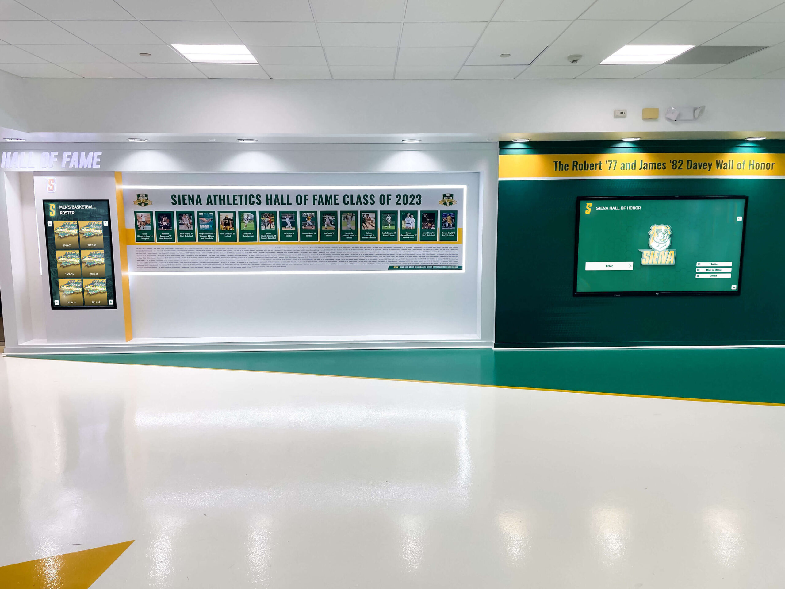 transform-campus-before-fall:-the-strategic-advantage-of-digital-recognition-displays-for-colleges-and-universities