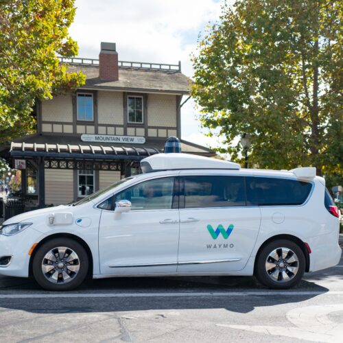 after-noise-complaints,-judge-orders-waymo-to-stop-overnight-charging-in-santa-monica