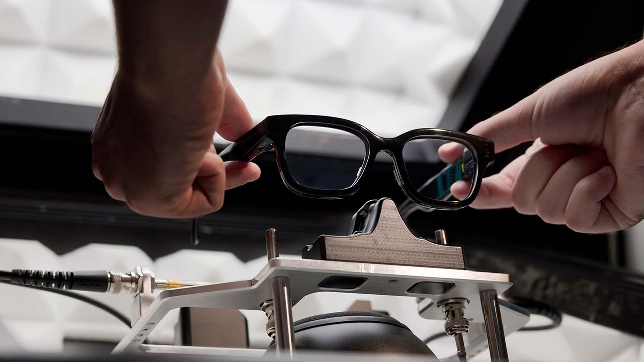 budget-meta-ray-ban-alternatives-are-selling-out-in-stores-—-but-please-don’t-buy-them
