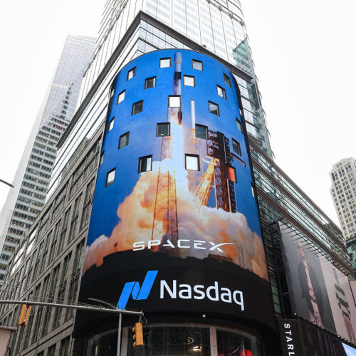 spacex-spooks-investors-with-debut-earnings-report