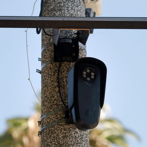 flock-“can’t-tech-its-way-out”-of-the-stalker-cop-problem,-experts-say