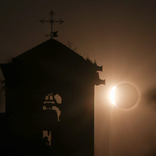 the-moon’s-shadow-raced-across-the-heart-of-spain,-and-i-was-there-to-see-it