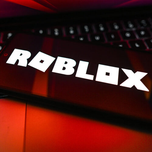 roblox-must-make-changes-after-failing-to-block-adults-creeping-on-kids