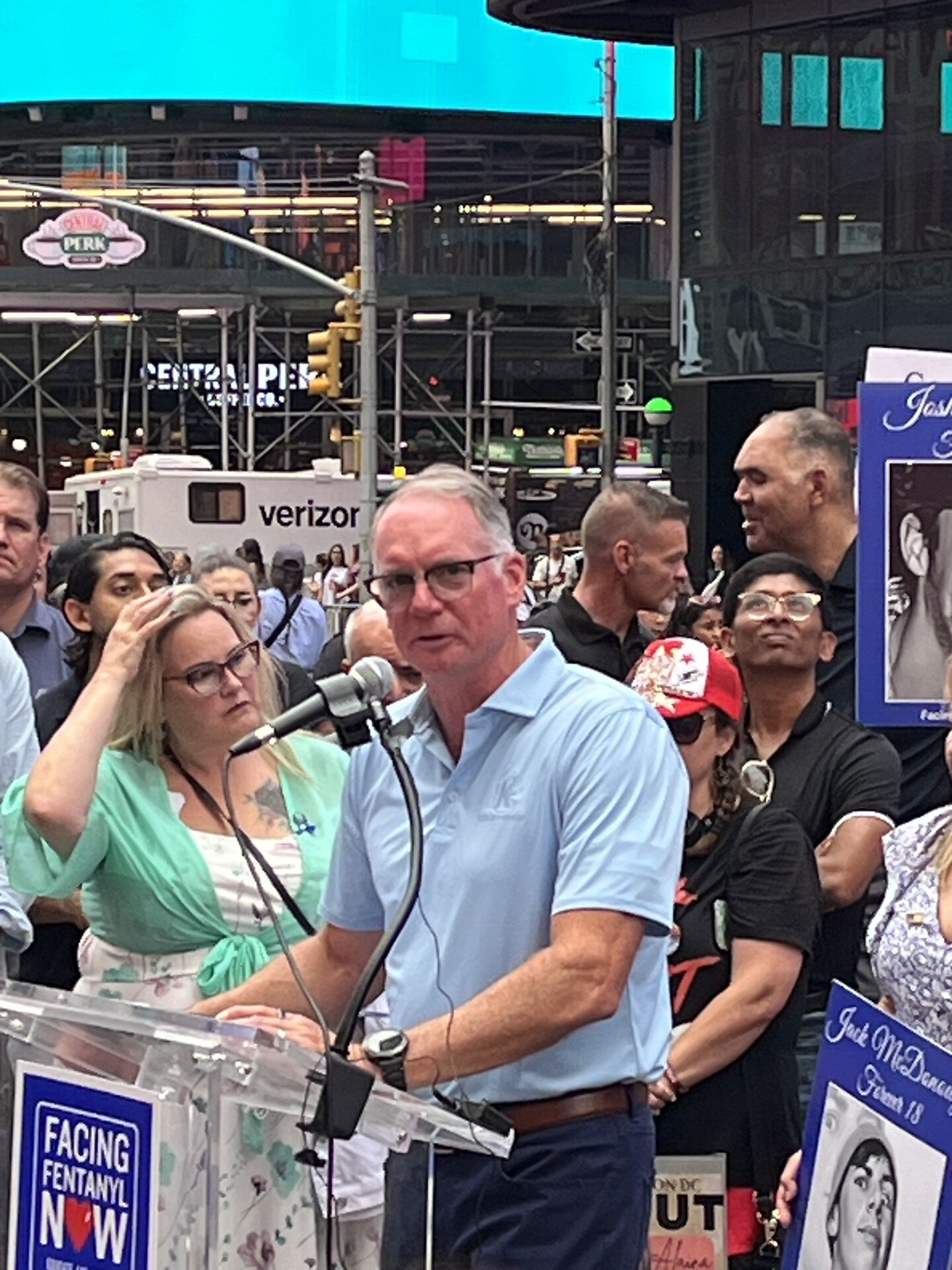 keller-logistics-truck-arrives-in-times-square-for-fentanyl-awareness