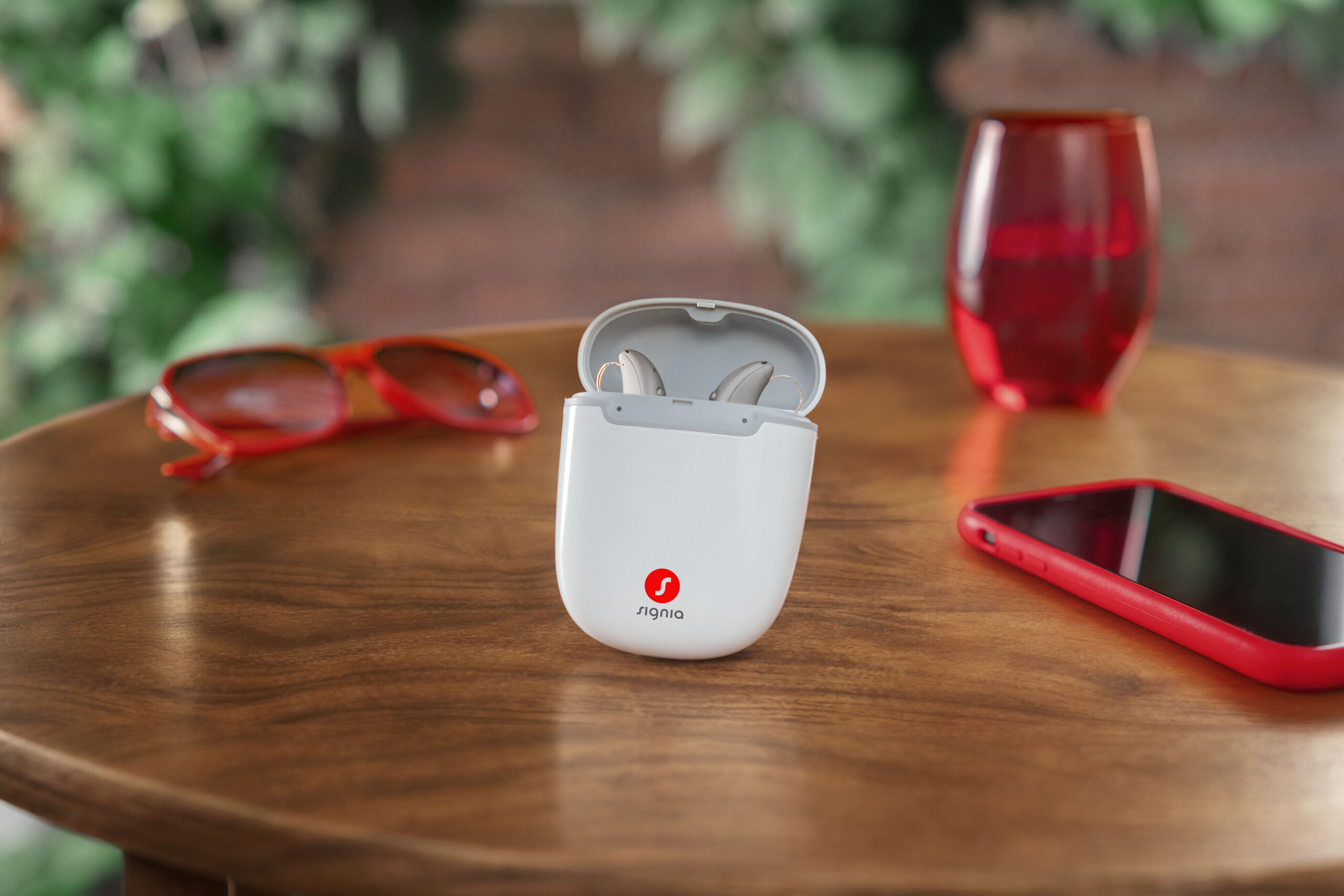 signia-introduces-max,-powered-by-acoustic-intelligence:-world’s-first-ai-hearing-aid-platform-with-4-dnns