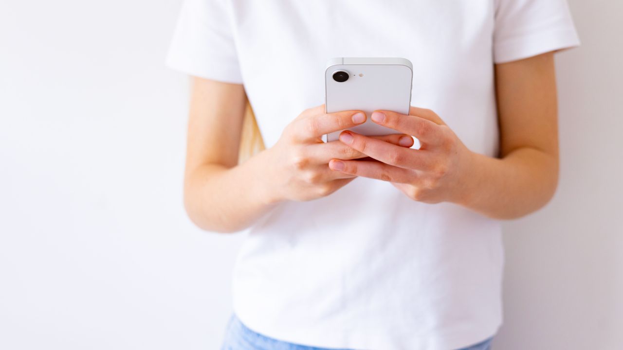 new-‘anonymous’-phishing-campaign-targets-iphone-users-with-fake-ai-apple-support-calls