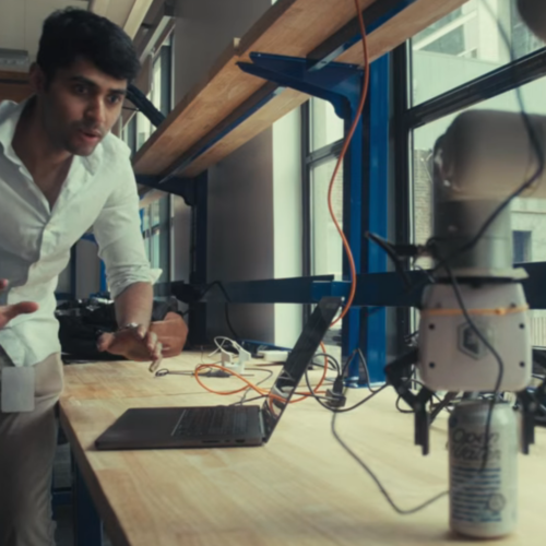 anthropic’s-new-hardware-standard-lets-ai-agents-control-the-physical-world