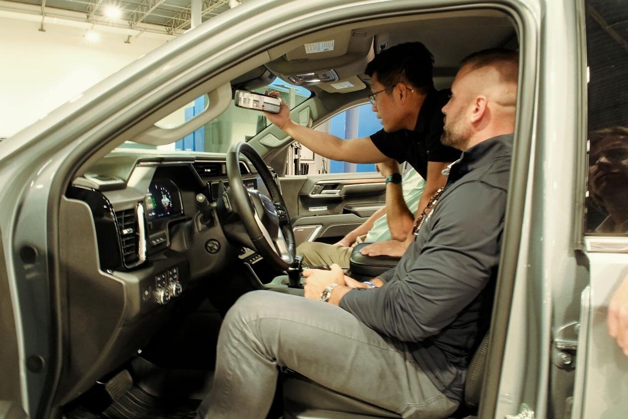 digital-mirror-pioneer-yfore-unveils-full-intelligent-mirror-lineup-in-north-america