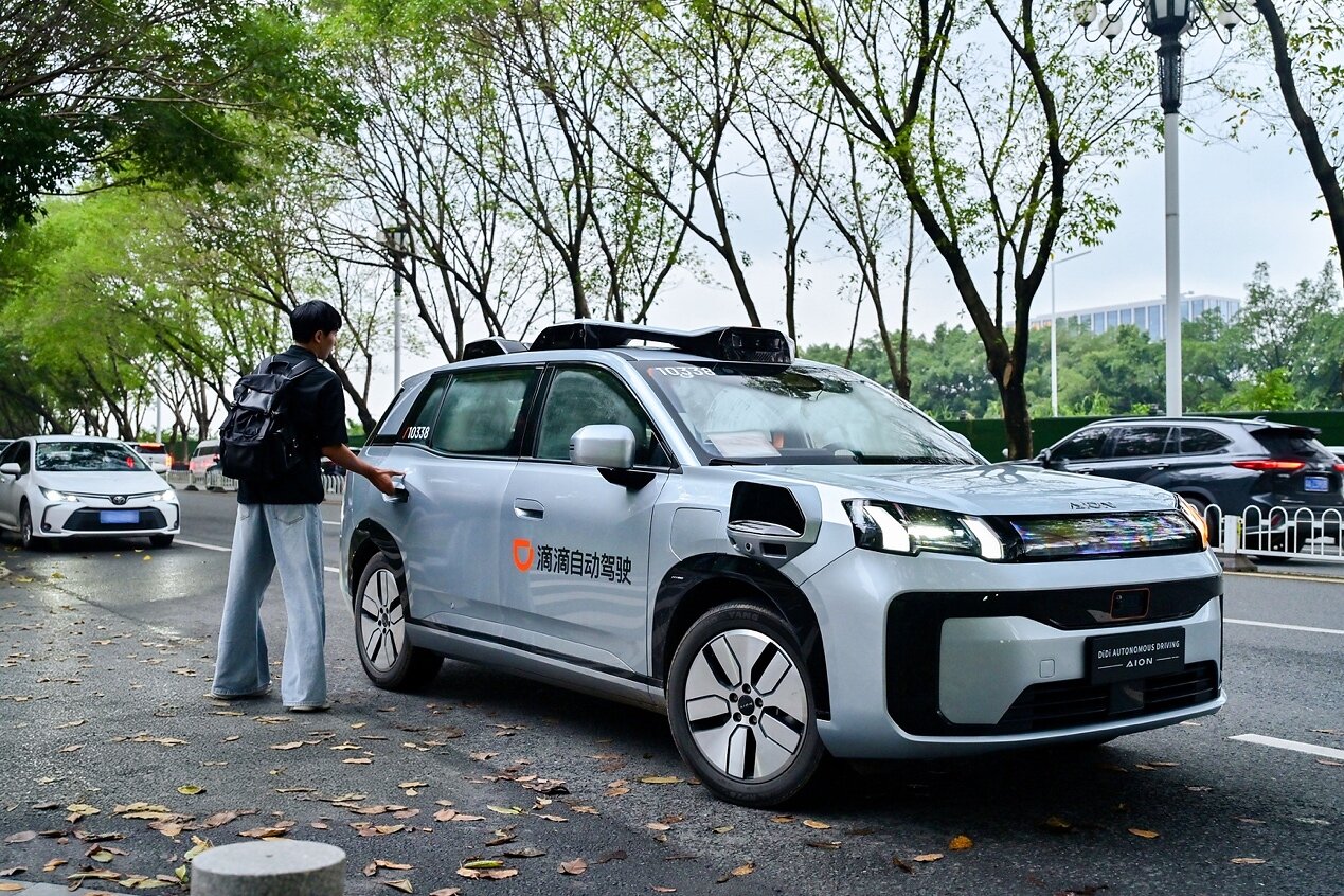 didi-autonomous-driving-begins-fully-driverless-service-trials-with-next-generation-robotaxi-r2