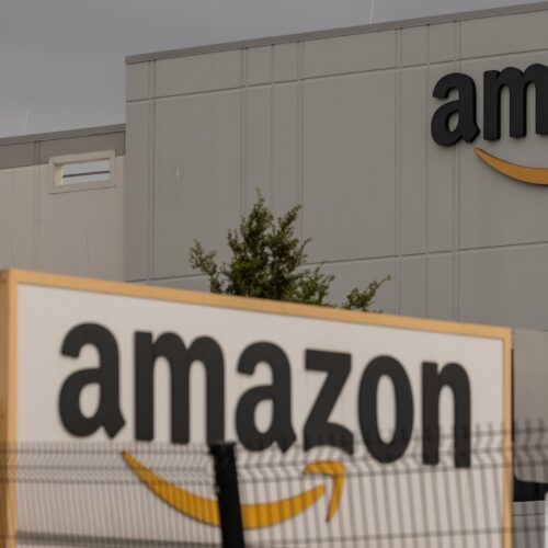 lawsuit:-amazon-refused-to-give-pregnant-workers-bathroom-breaks-and-chairs
