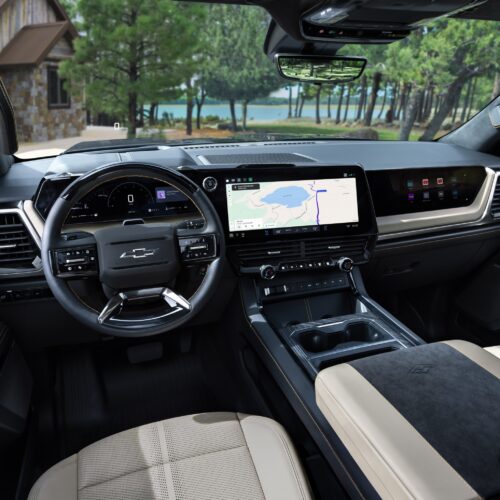 gm-gives-its-most-important-trucks-a-new-ui—and-includes-carplay