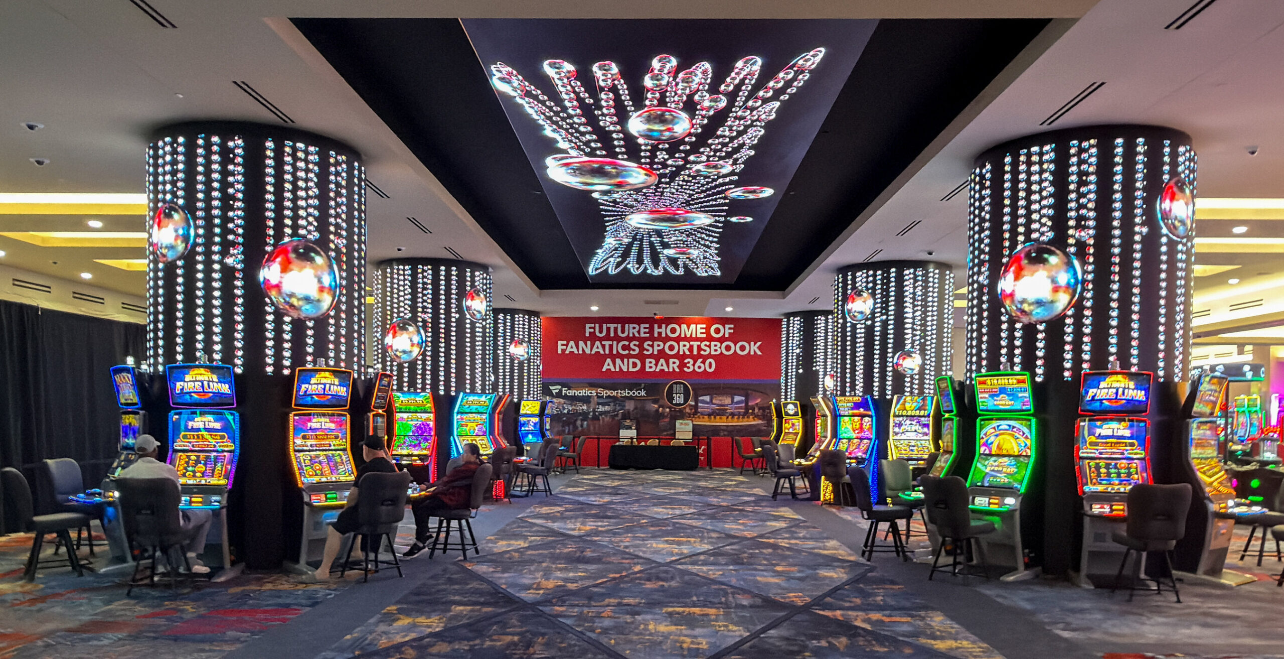 jcm-global-installs-three-dynamic-digital-signage-installations-at-resorts-world-casino-new-york-city