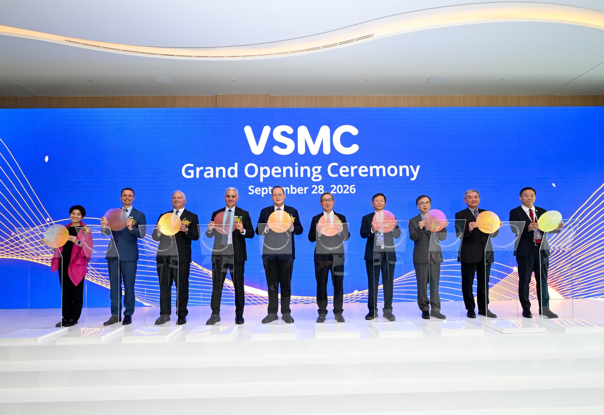 vsmc-celebrates-the-grand-opening-of-its-first-300mm-fab-in-singapore