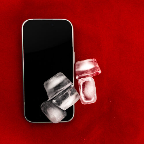 apple-worked-with-trump-admin-to-remove-ice-tracking-apps,-lawmaker-says