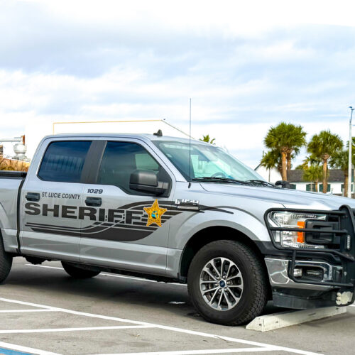 florida-cops-say-they-don’t-know-who-owns-11-unpermitted-flock-cameras