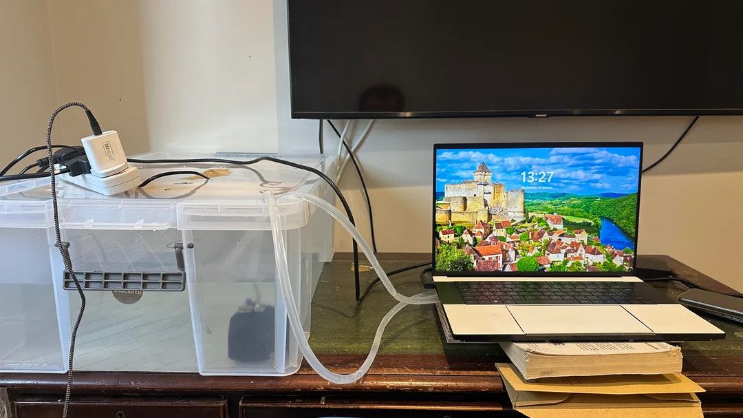 razer-blade-16-is-resurrected-with-a-giant-cooler-made-from-a-storage-crate
