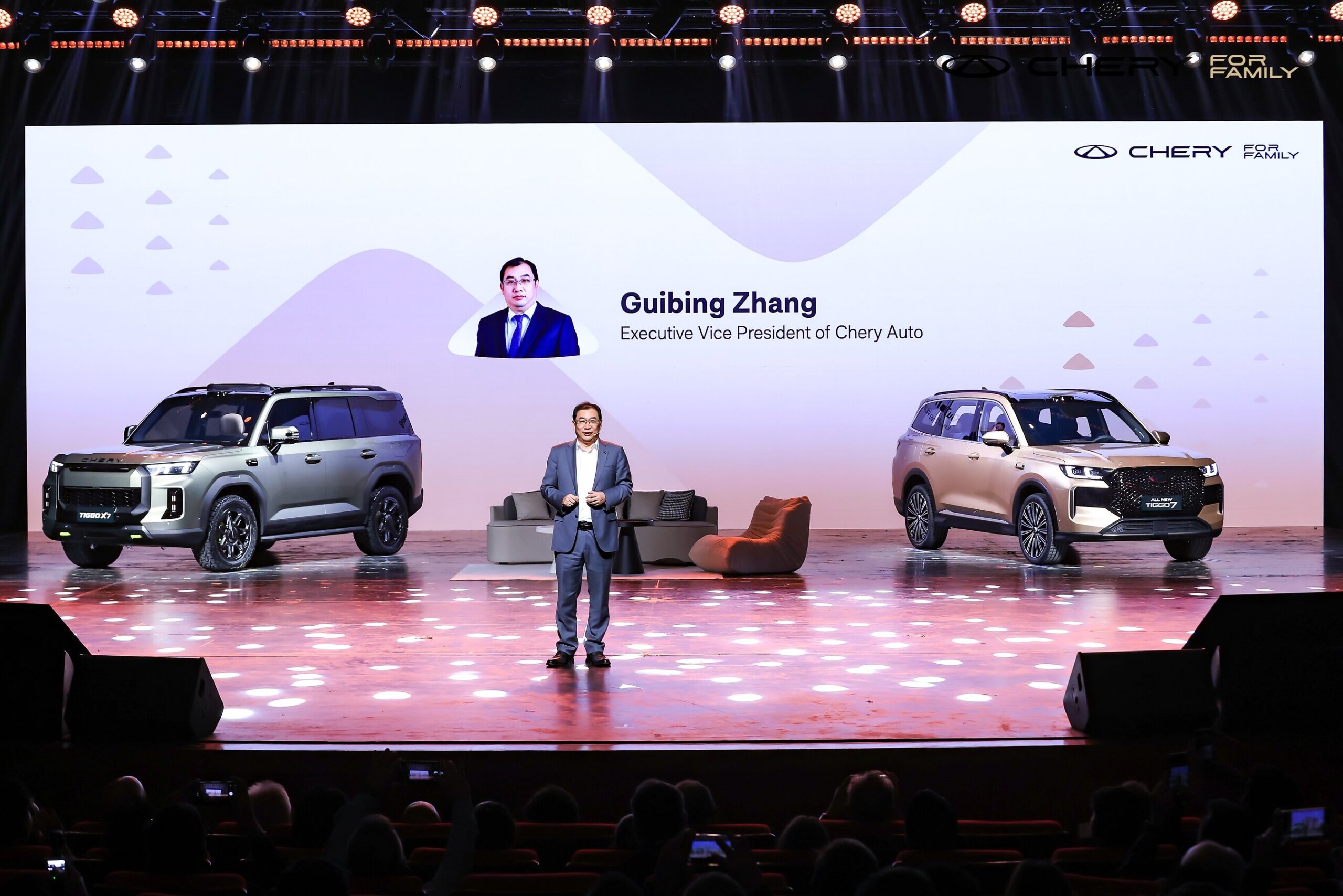 all-new-tiggo7-and-tiggox7-make-global-debuts-at-chery-brand-night,-celebrating-“together.-for-family”