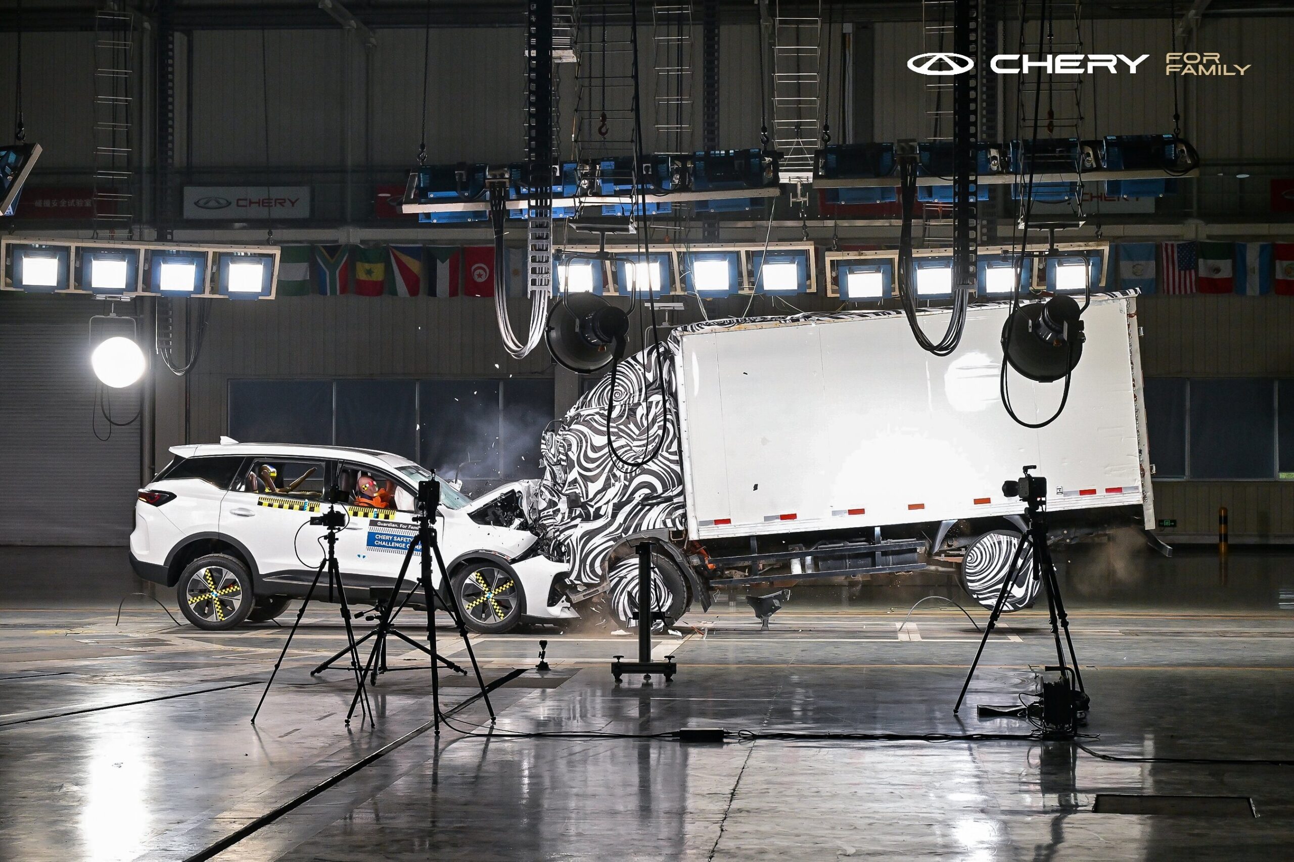 guardian.-for-family｜tiggo7-crash-test-results-demonstrate-chery’s-commitment-to-family-safety