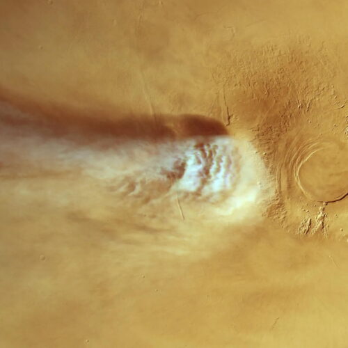 a-1,000-mile-cloud-on-mars-may-reveal-physics-never-seen-in-nature